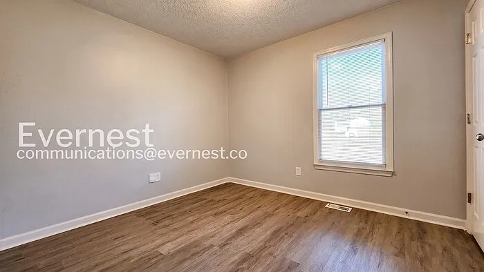 345 Bomar Ln — Photo 13