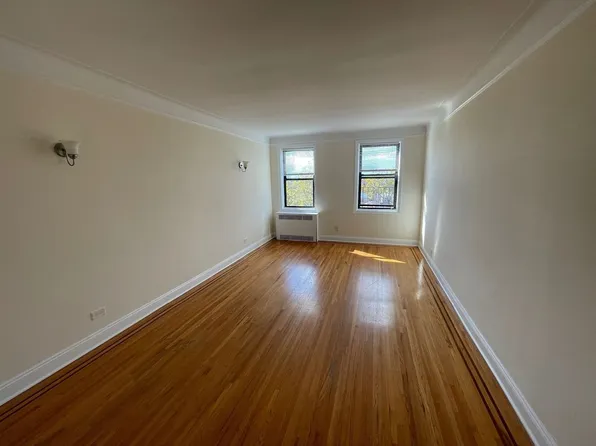 36-35 167th St, Flushing, NY