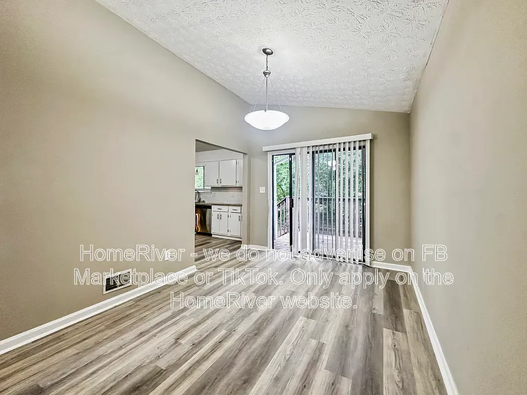 323 Park Ridge Ct — Photo 8