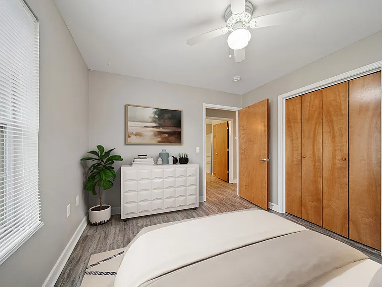 East Oaks Senior Living — Photo 4