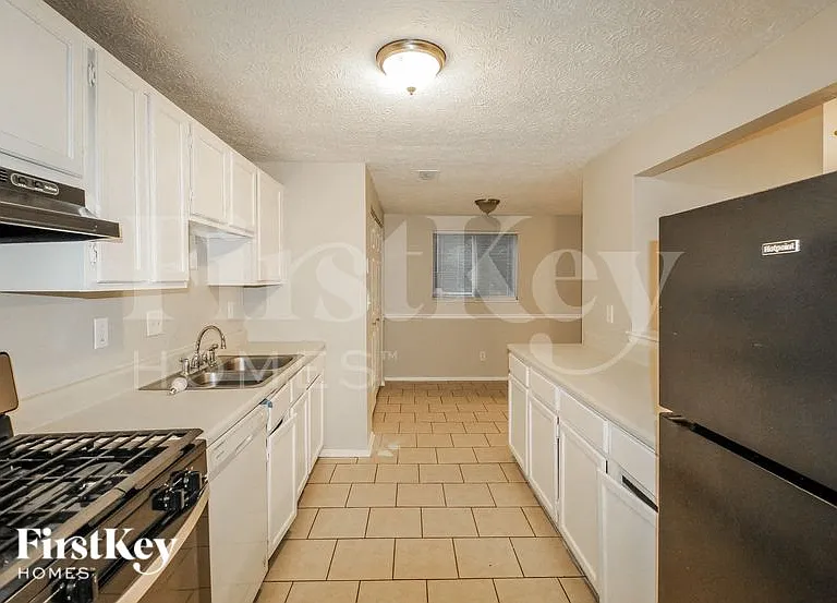 5361 Martins Crossing Rd — Photo 5