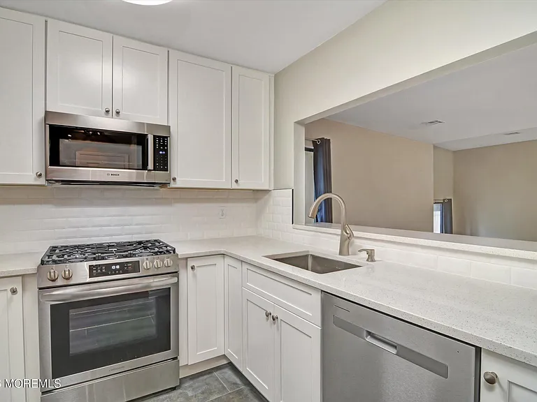 44 Marion St #9 — Photo 14