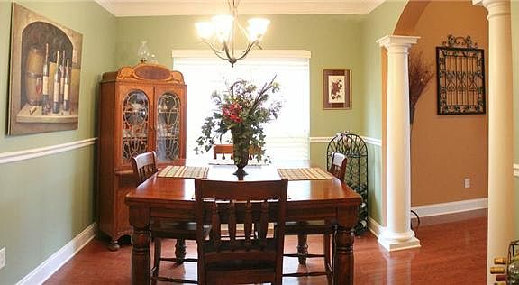 4th image of 3015 Kingston Cir N