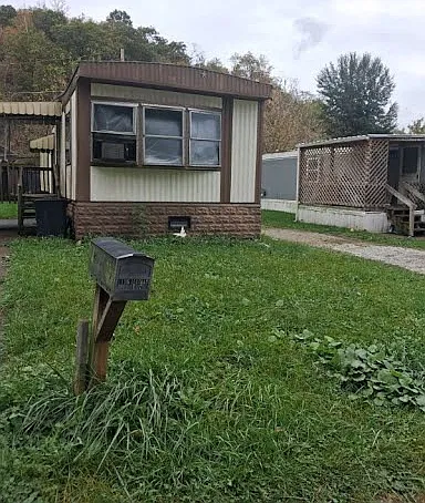2 bed, $700 — Photo 1