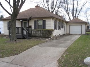 1618 Stratford Ct, Joliet, IL 60435