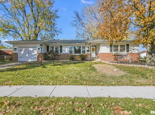 2331 Hampton Dr, Springfield, IL 62704