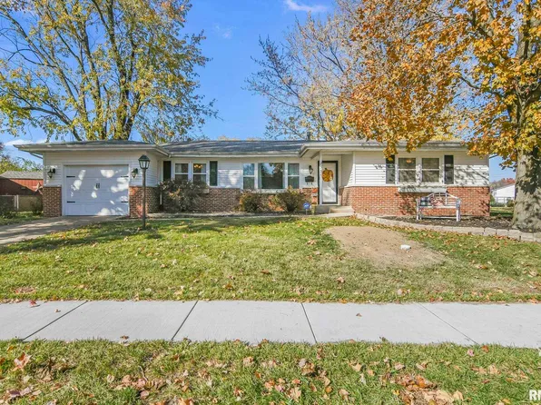 2331 Hampton Dr, Springfield, IL 62704