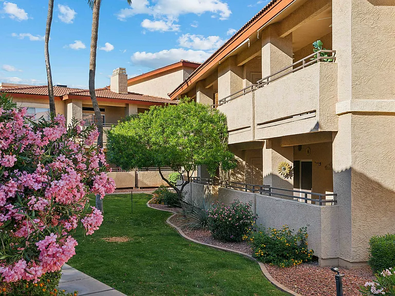 10410 N Cave Creek Rd — Photo 16