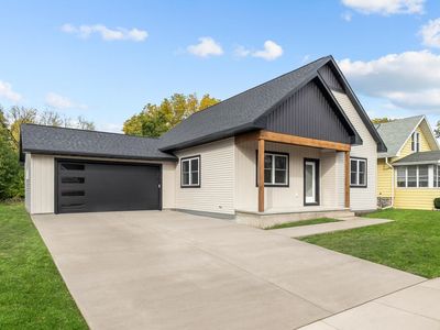 1657 Oregon St, Oshkosh, WI, 54902