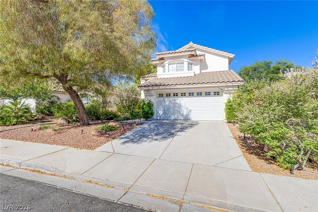 3 bed, 2.5 bath, 1562 sqft, $3,100 — Photo 2
