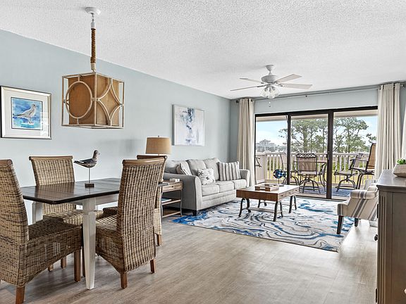 2nd image of 808 Harbour Point Dr #808