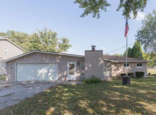 14107 113th Ave, Davenport, IA 52804