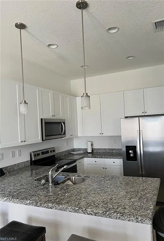 3 bed, 2.5 bath, 2032 sqft, $2,550 — Photo 4