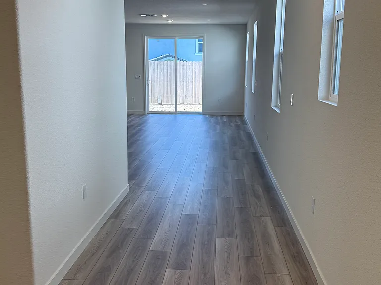 4533 Field View Dr — Photo 7