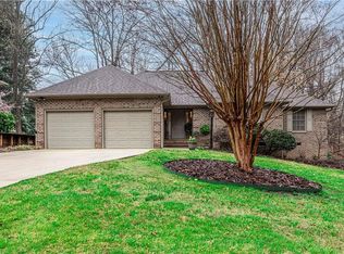 713 Huntington Dr, High Point, NC 27262