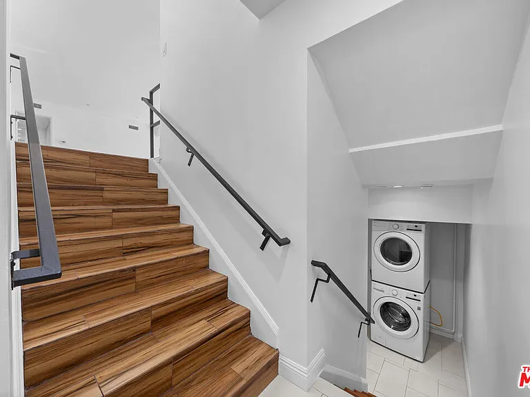 148 S Reeves Dr #4 — Photo 15