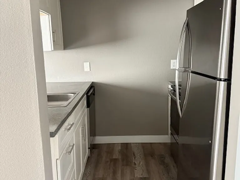 249-Nola Place Apartments — Photo 5