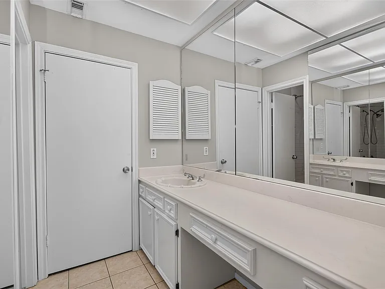 11711 Memorial Dr #11 — Photo 26