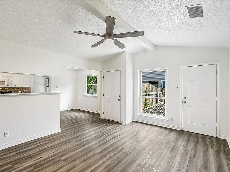 526 Cutty Trl #A — Photo 3