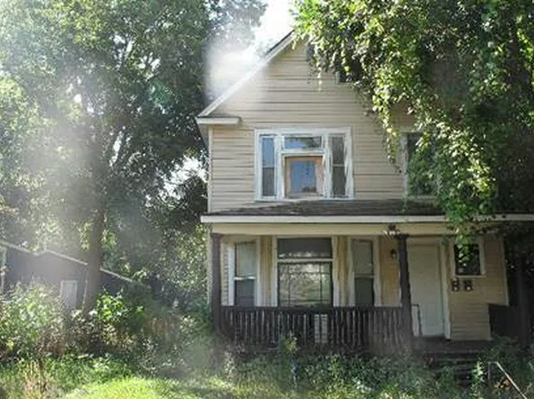 680 Lawson Ave E, Saint Paul, MN 55106