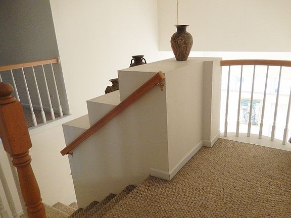 4th image of 320 Haywood Dr