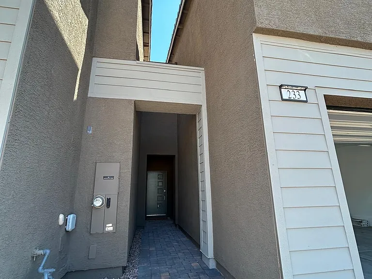 233 McArthur Peak Ave #1 — Photo 11