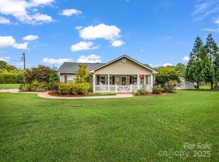 261 Faye Toney Rd, Mooresboro, NC 28114