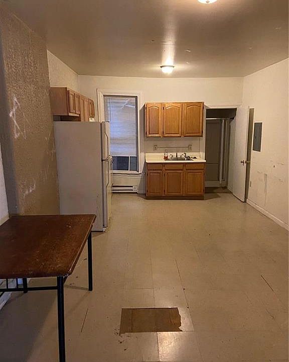 2nd image of 917 W Hamilton St #2A