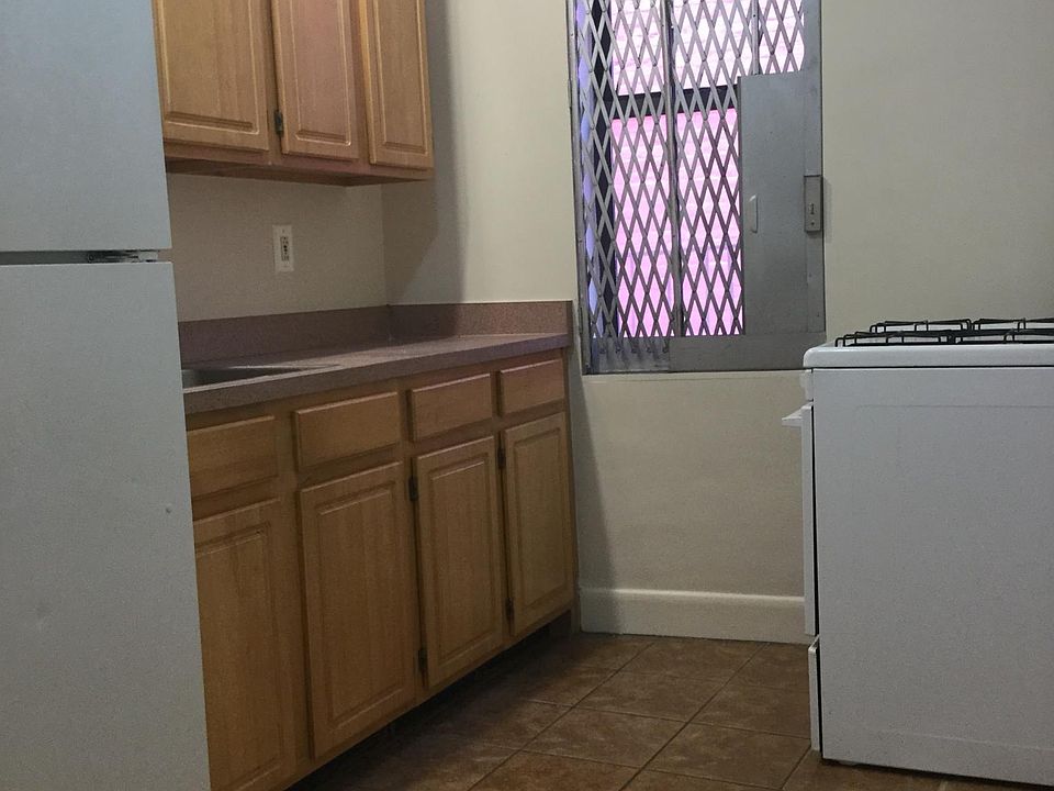 1st image of 1683 University Ave #4-D