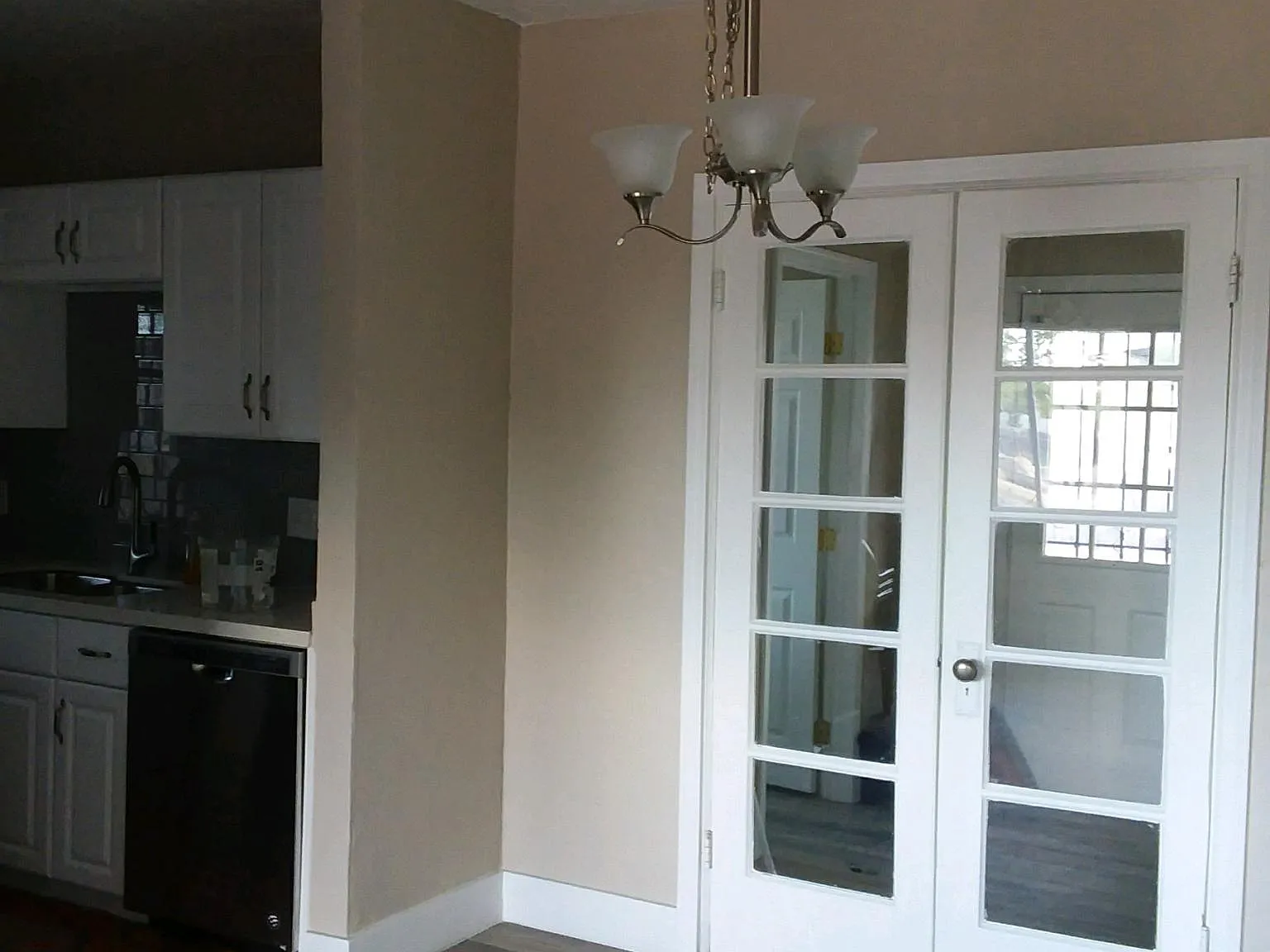 2 bed, 1100 sqft, $1,600 — Photo 3