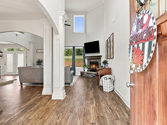 5th image of 623 Mica Ln