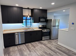 130 W Naperville Rd, Westmont, IL 60559