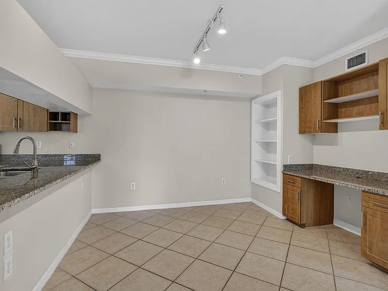 6510 Emerald Dunes Dr #308 — Photo 14