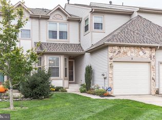8 Shelburne St, Burlington, NJ 08016