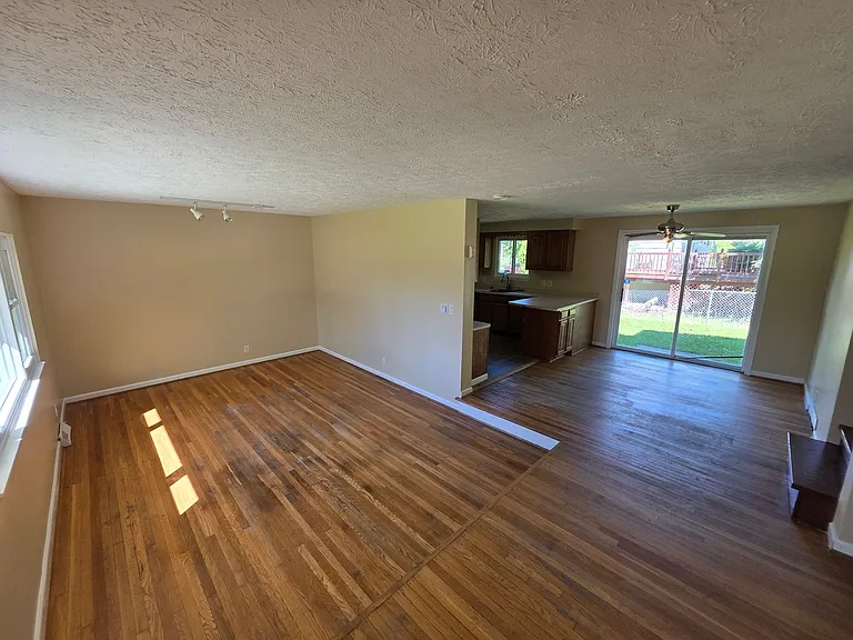 32 Golden Rod Ln — Photo 5