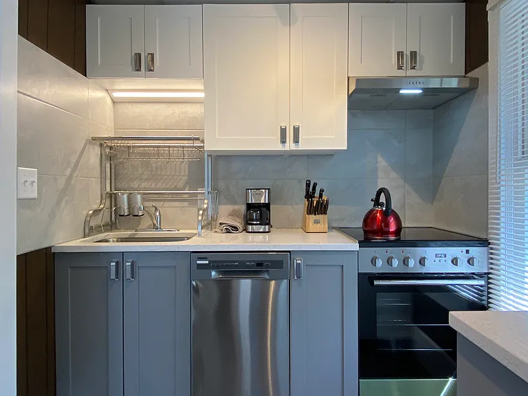 706 Linn St #2 — Photo 9