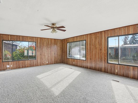 4th image of 34931 Jackson Way #36