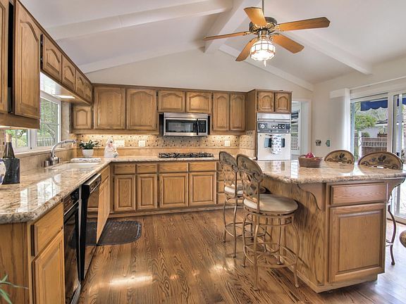 4th image of 6598 Crystal Springs Dr