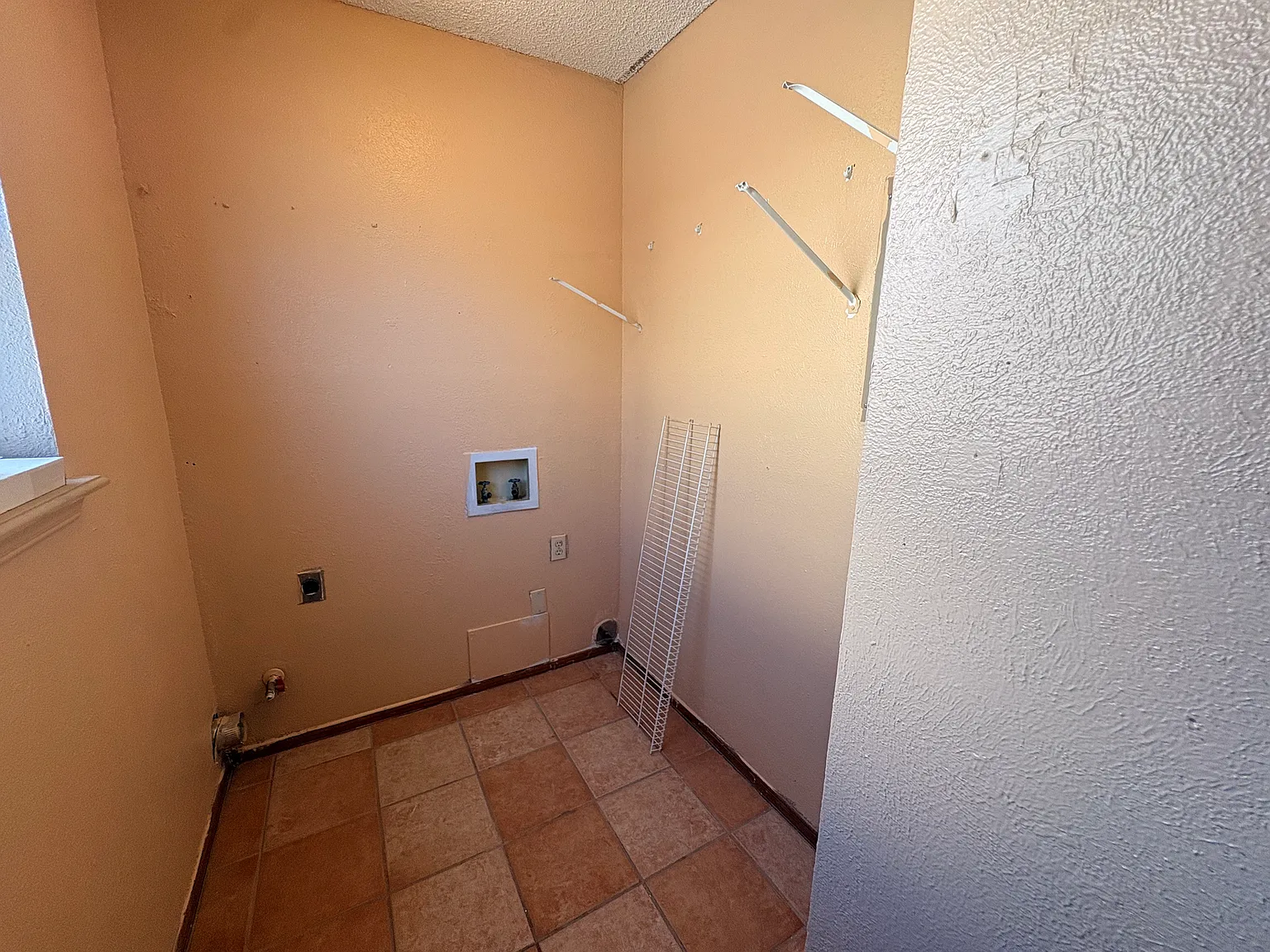 3 bed, 1358 sqft, $1,900 — Photo 4