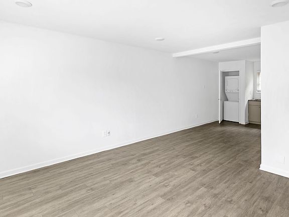 5th image of 1322 15th Ave S Unit C