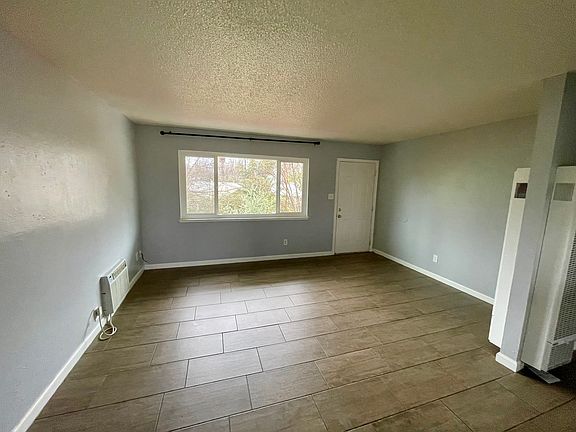 5th image of 130 Ash St APT B