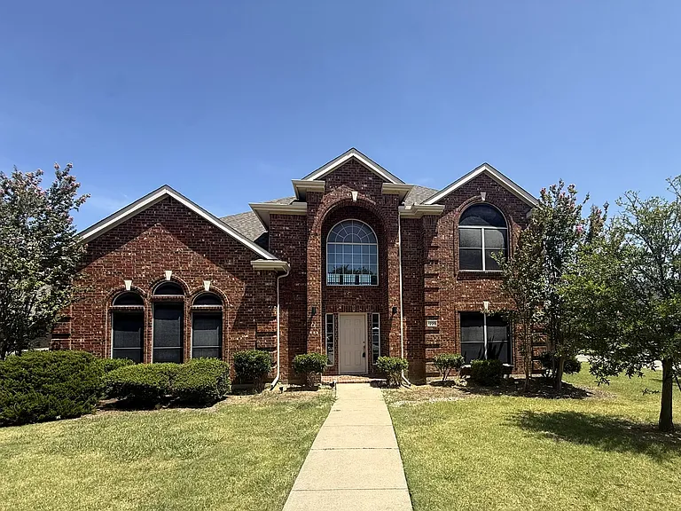 1220 Resaca Dr — Photo 1