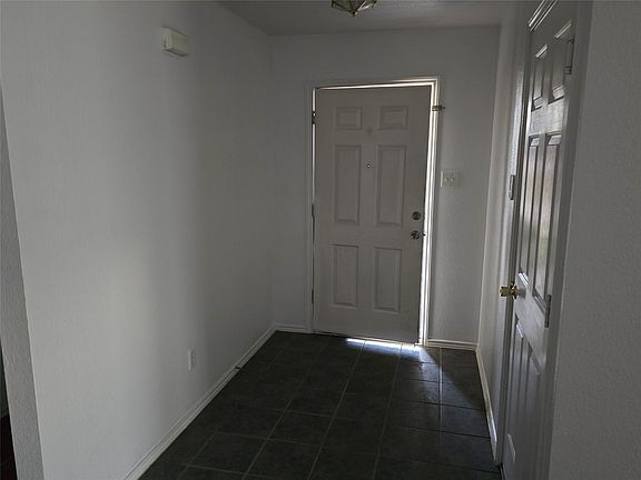 5th image of 253 Pine Crest Dr