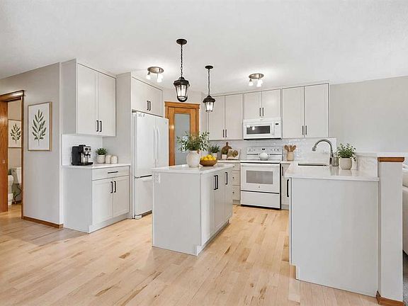 3rd image of 276 W Kincora Hts NW