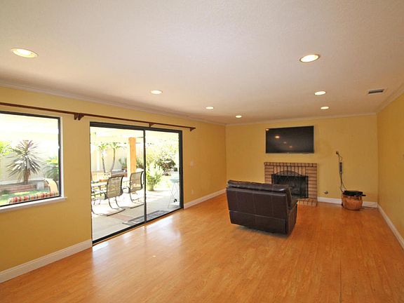 4th image of 656 Glencliff Cir