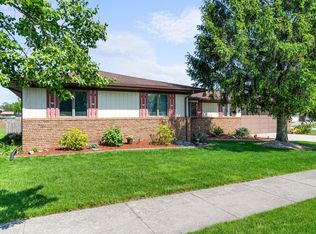 2533 Victoria Rd, Schererville, IN 46375