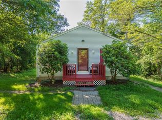 196 William Henry Rd, Scituate, RI 02857