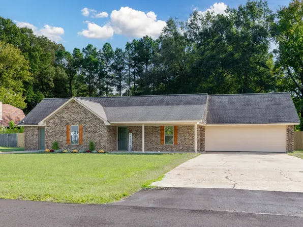 139 Sharon St, Atoka, TN 38004