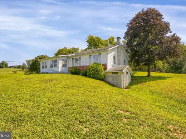 44 Red Hill Rd, Newport, PA 17074
