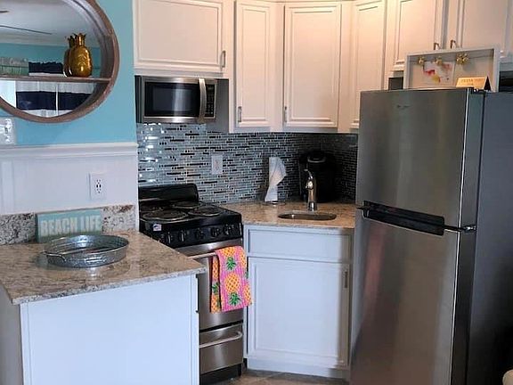5th image of 6102 Seawall Blvd #131